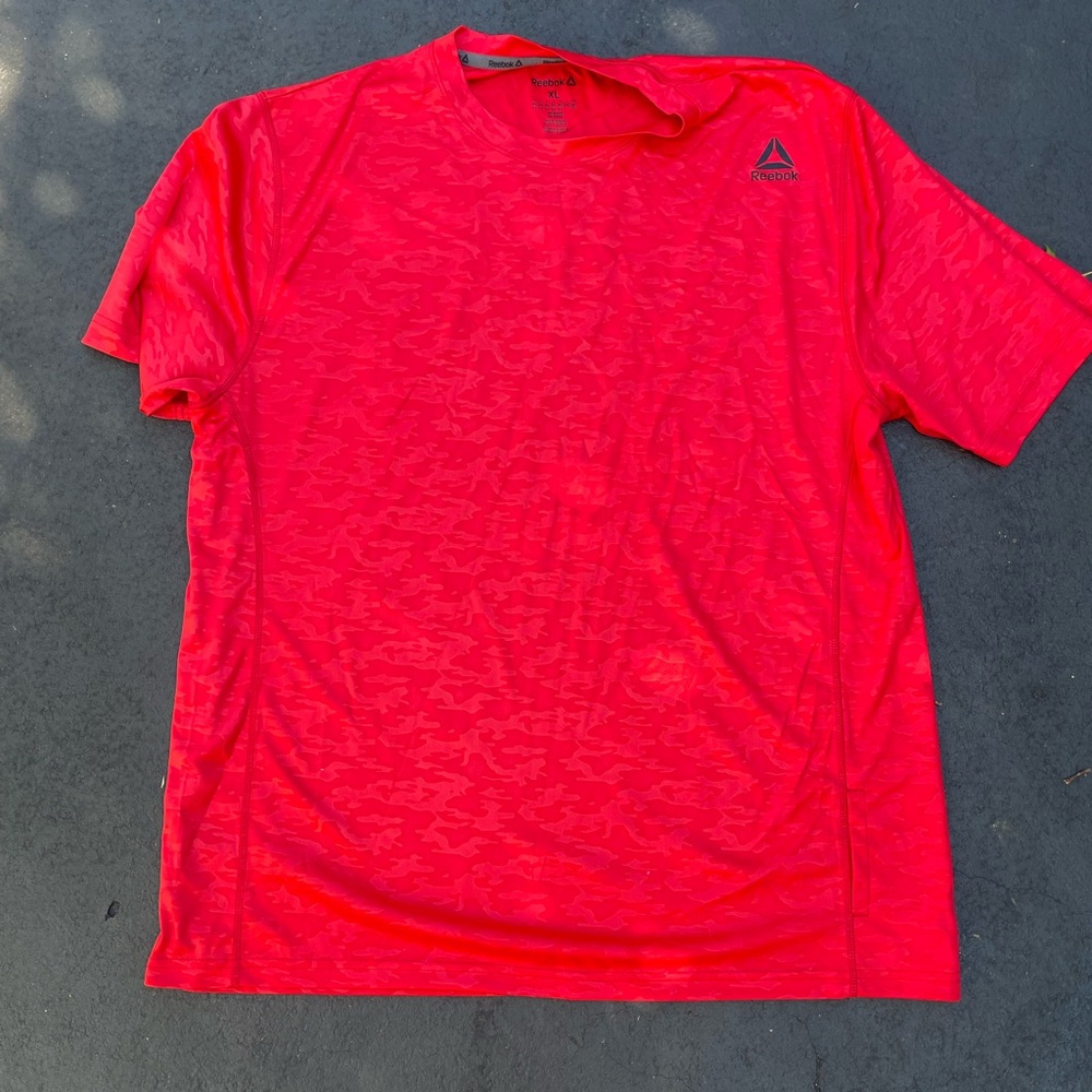 Reebok Red men’s athletic shirt XL